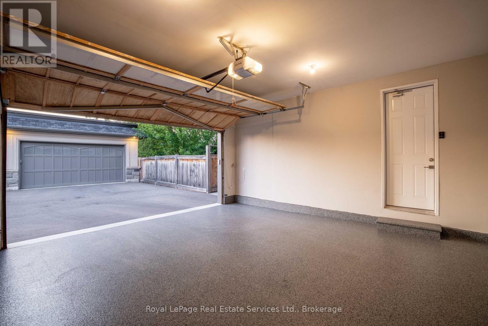 












215 PRINCE GEORGE CRESCENT

,
Oakville (SW Southwest),




Ontario
L6L0G5

