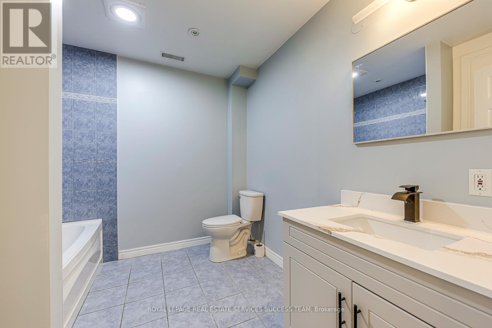 












1106 CRESTVIEW STREET

,
Oakville,




Ontario
L6J2C6


