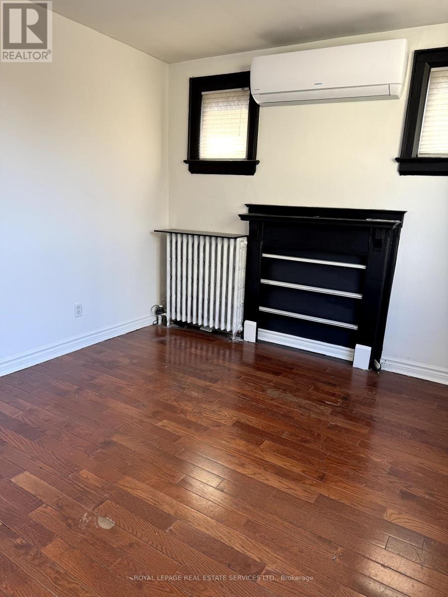 












E - 136 AVENUE ROAD

,
Toronto,




Ontario
M5R2H6

