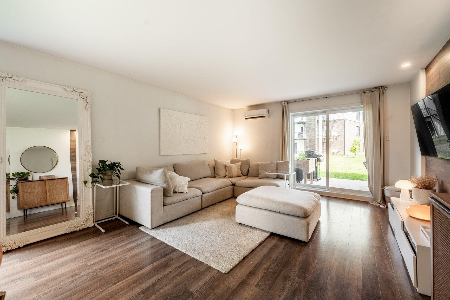 









11


Rue Rémi-Dansereau

, 1,
Beloeil,




QC
J3G0L8

