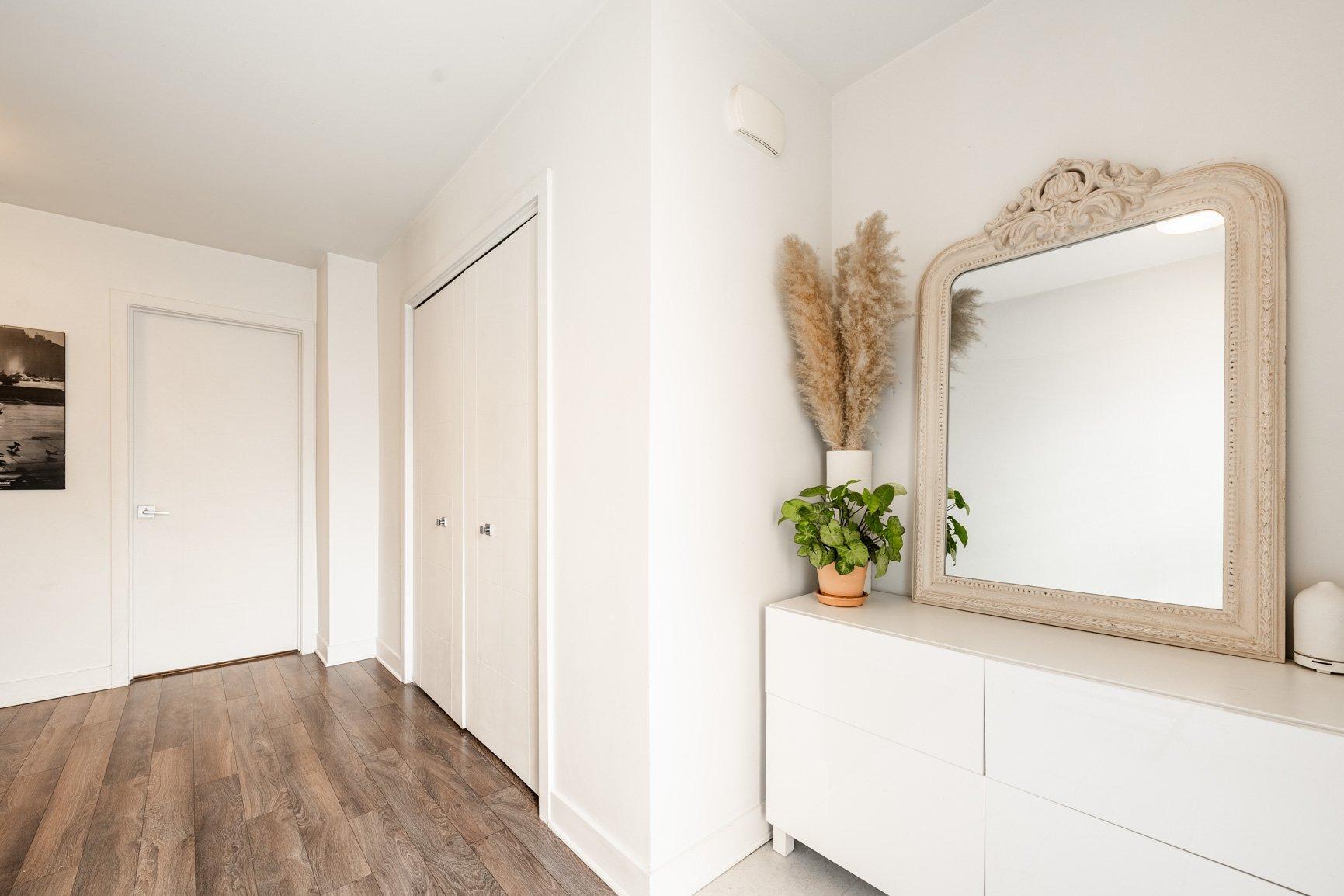 









11


Rue Rémi-Dansereau

, 1,
Beloeil,




QC
J3G0L8

