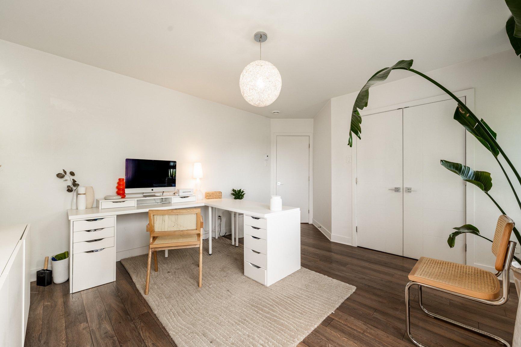 









11


Rue Rémi-Dansereau

, 1,
Beloeil,




QC
J3G0L8

