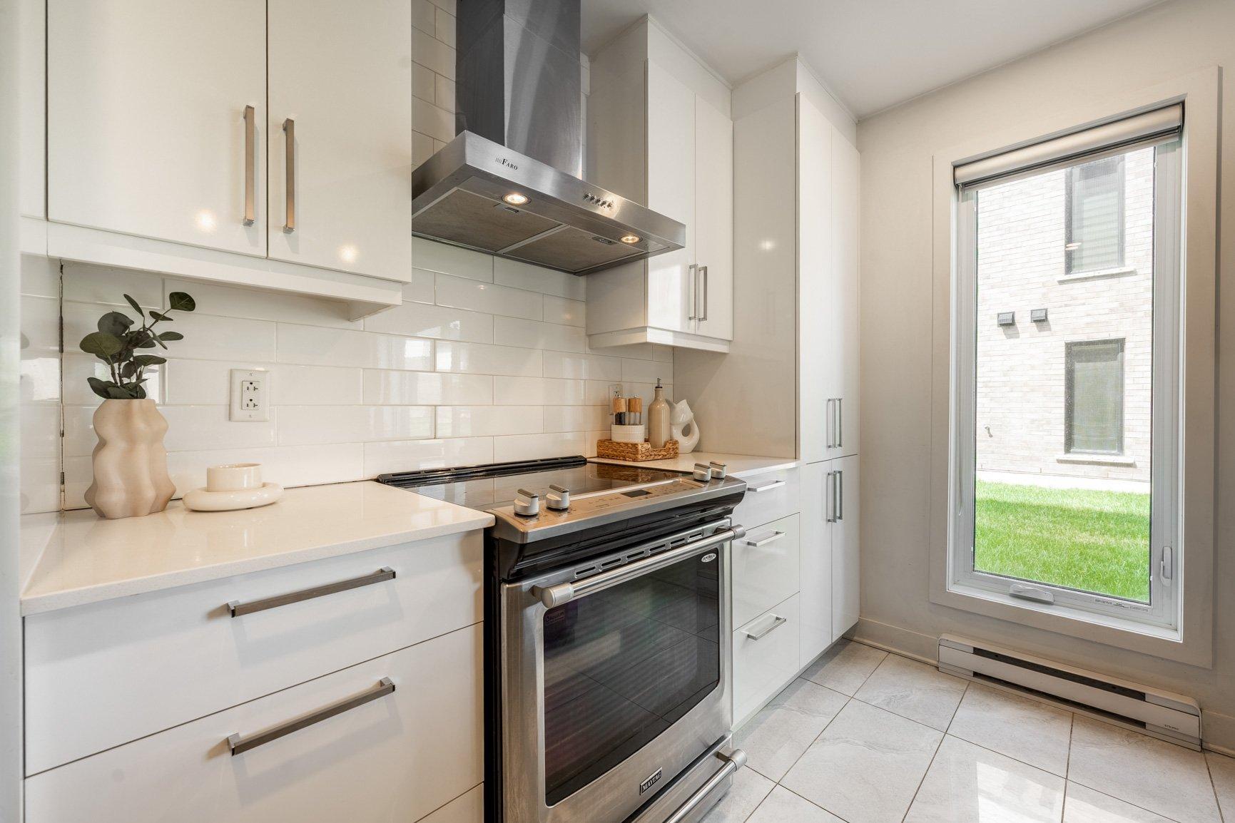 









11


Rue Rémi-Dansereau

, 1,
Beloeil,




QC
J3G0L8

