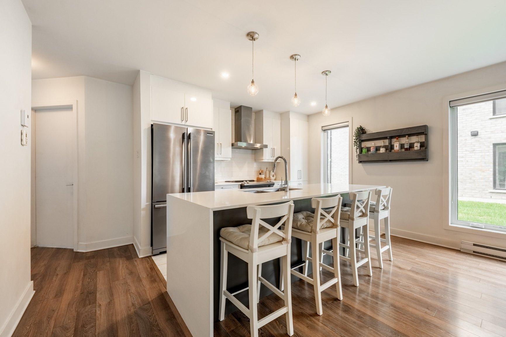 









11


Rue Rémi-Dansereau

, 1,
Beloeil,




QC
J3G0L8


