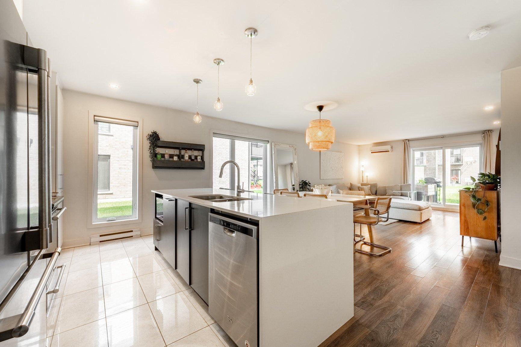 









11


Rue Rémi-Dansereau

, 1,
Beloeil,




QC
J3G0L8

