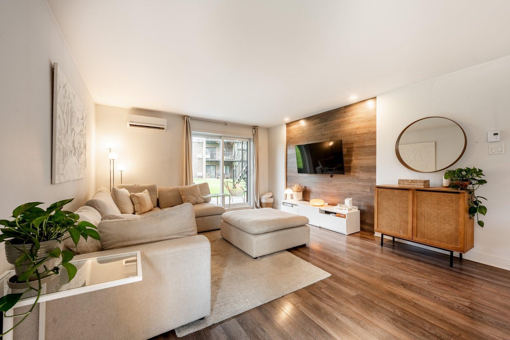 









11


Rue Rémi-Dansereau

, 1,
Beloeil,




QC
J3G0L8

