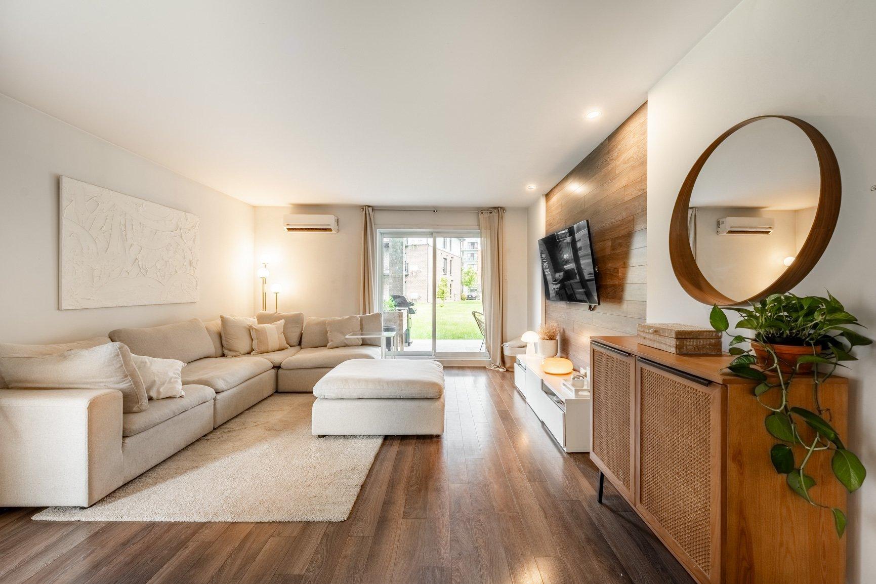 









11


Rue Rémi-Dansereau

, 1,
Beloeil,




QC
J3G0L8

