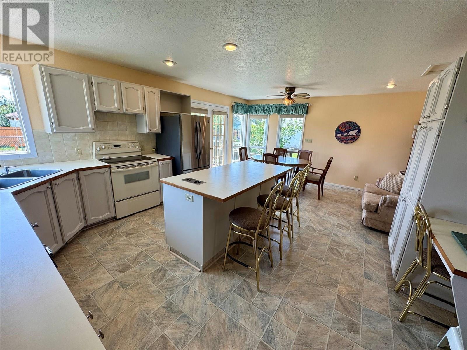 












1209 112 Avenue

,
Dawson Creek,




British Columbia
V1G2Y4

