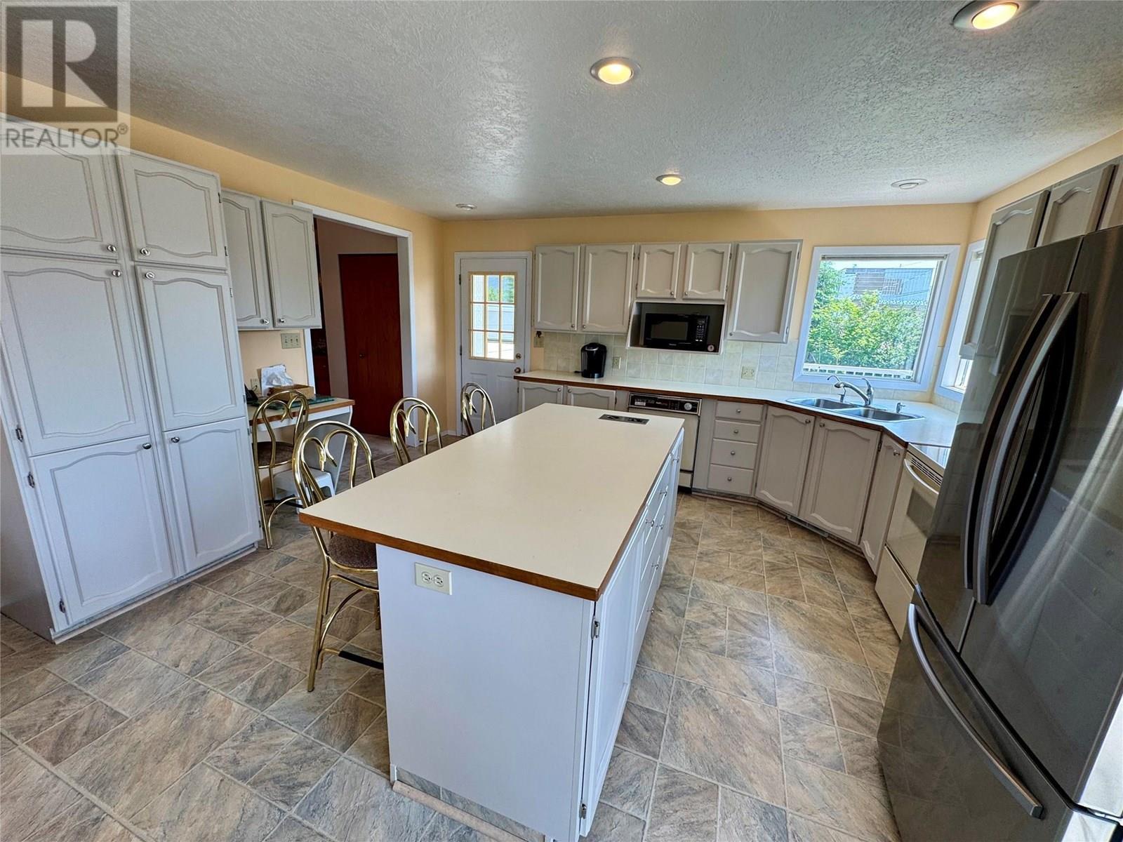 












1209 112 Avenue

,
Dawson Creek,




British Columbia
V1G2Y4

