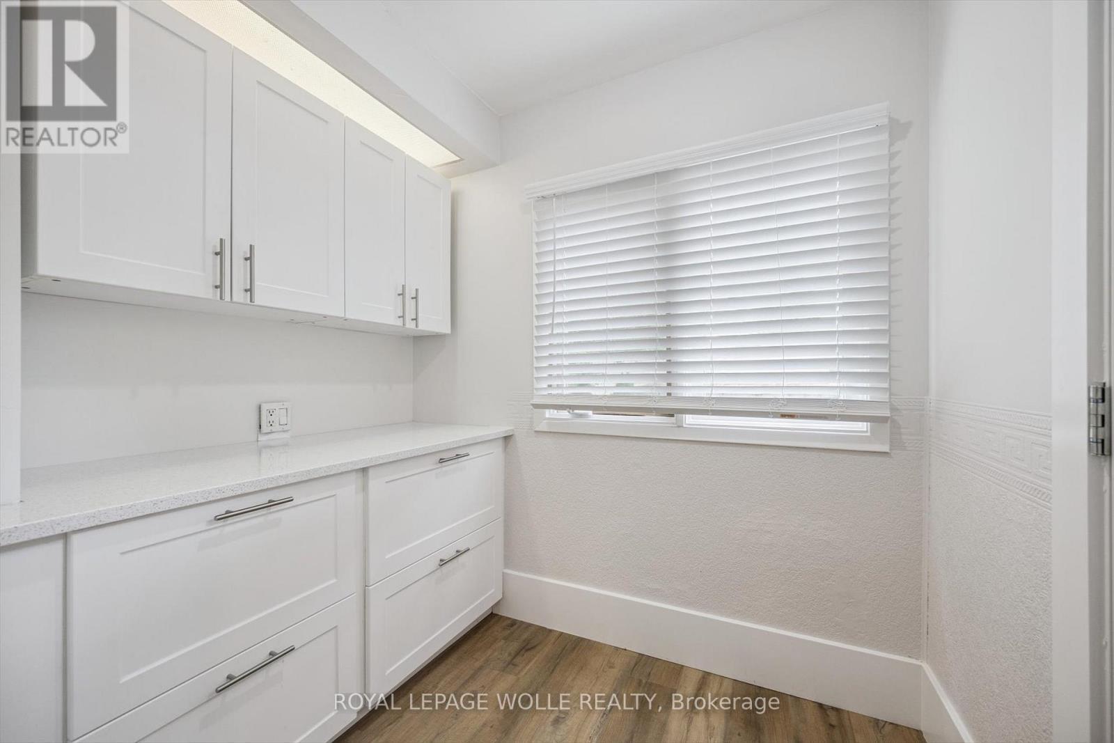 












180 DAVID STREET

,
Kitchener,




Ontario
N2G1Y5

