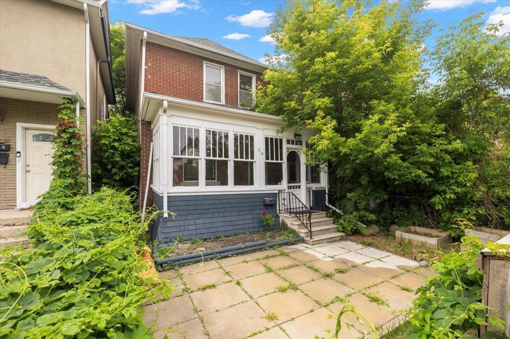 












514 Camden Place

,
Winnipeg,




Manitoba
R3G2V7

