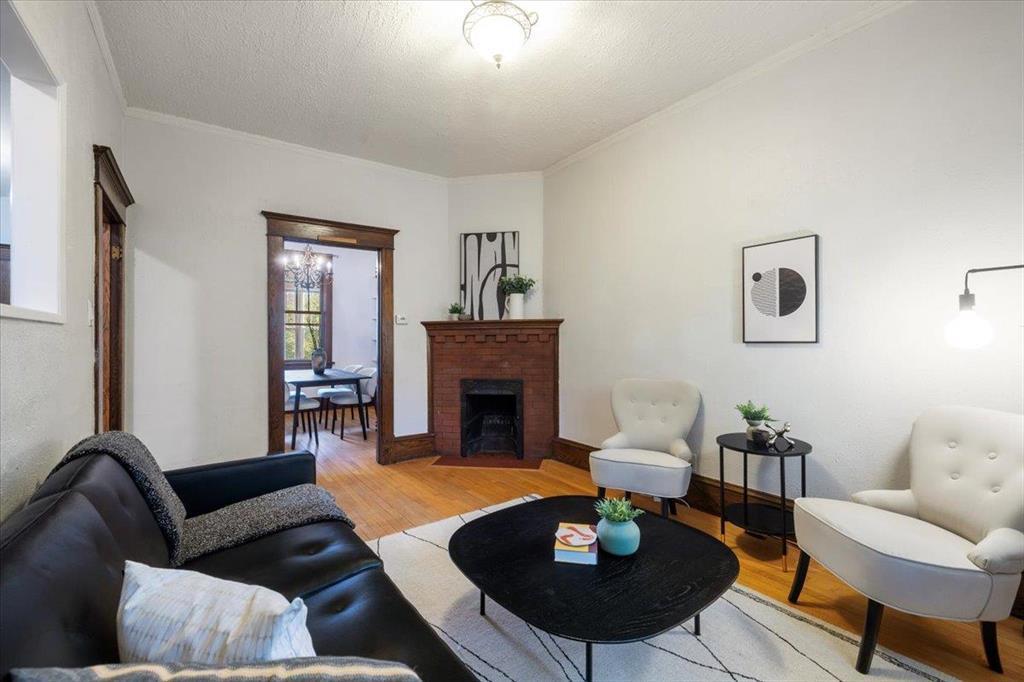 












514 Camden Place

,
Winnipeg,




Manitoba
R3G2V7

