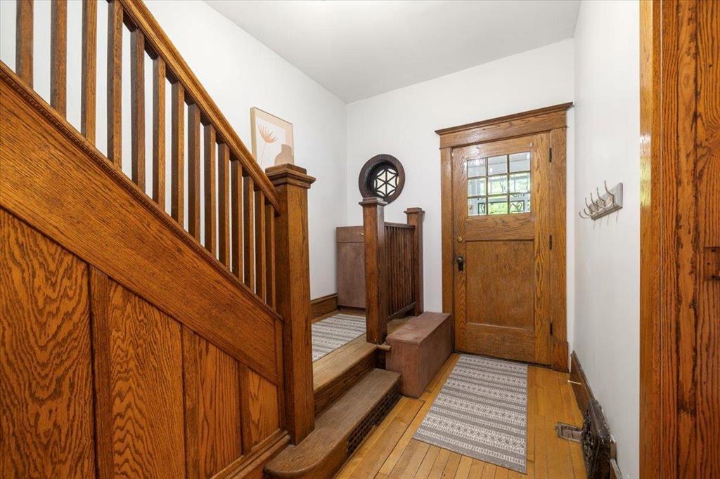 












514 Camden Place

,
Winnipeg,




Manitoba
R3G2V7

