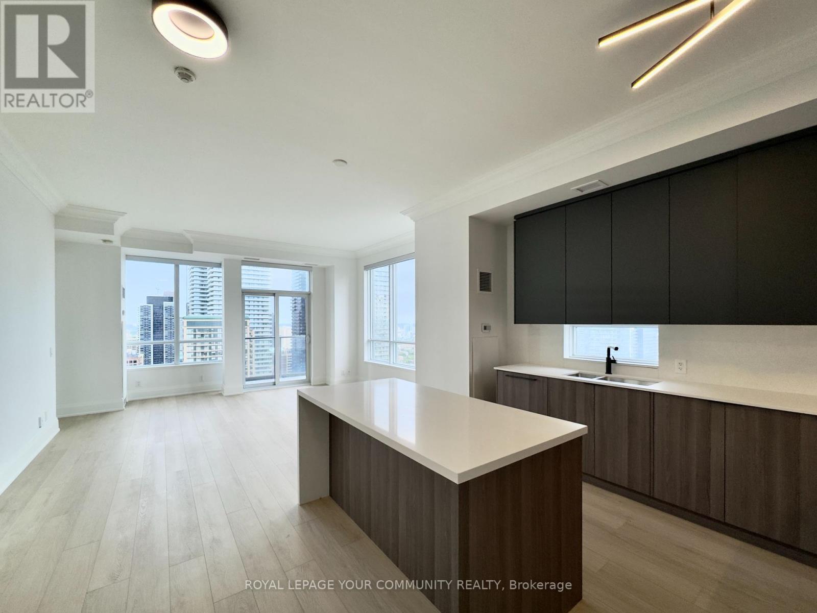 












3202 - 21 BALMUTO STREET

,
Toronto,




Ontario
M4Y1W4

