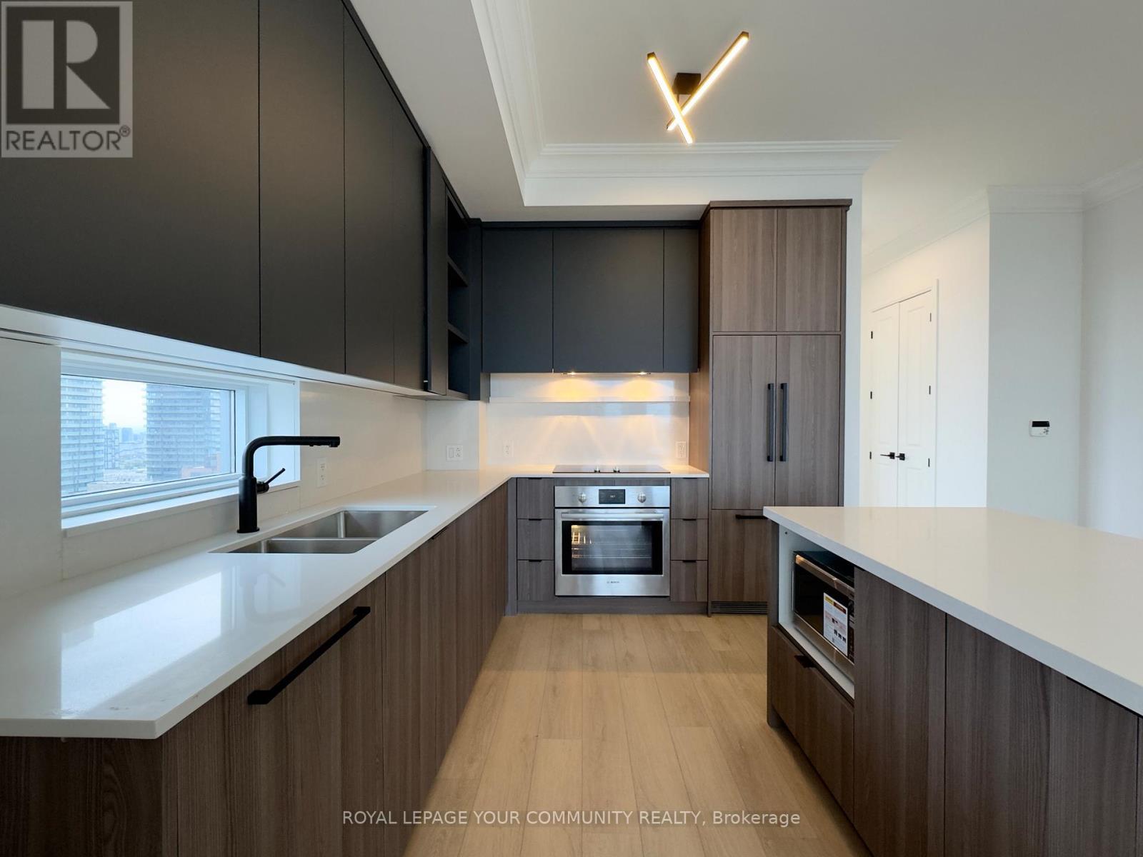 












3202 - 21 BALMUTO STREET

,
Toronto,




Ontario
M4Y1W4

