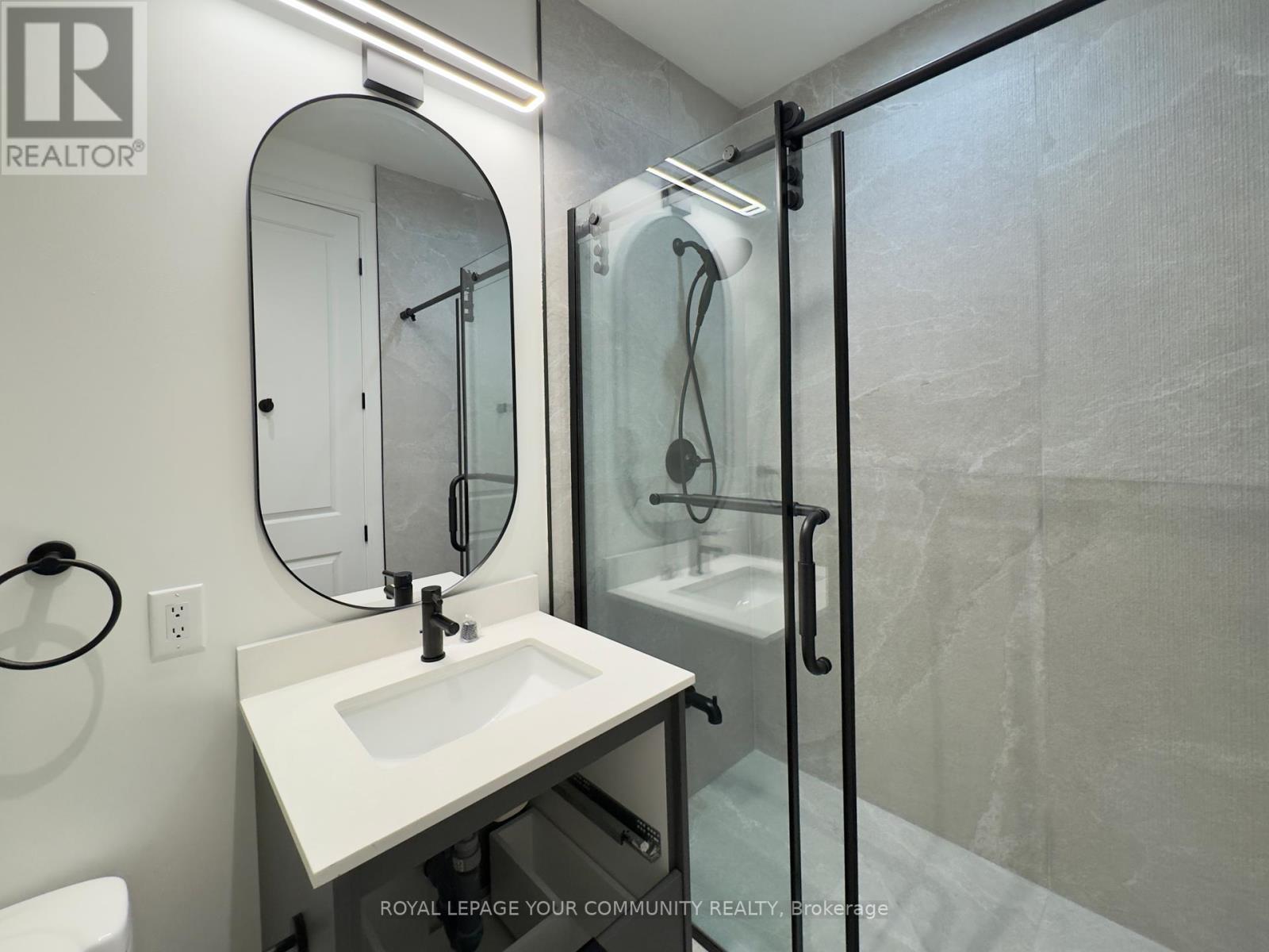 












3202 - 21 BALMUTO STREET

,
Toronto,




Ontario
M4Y1W4

