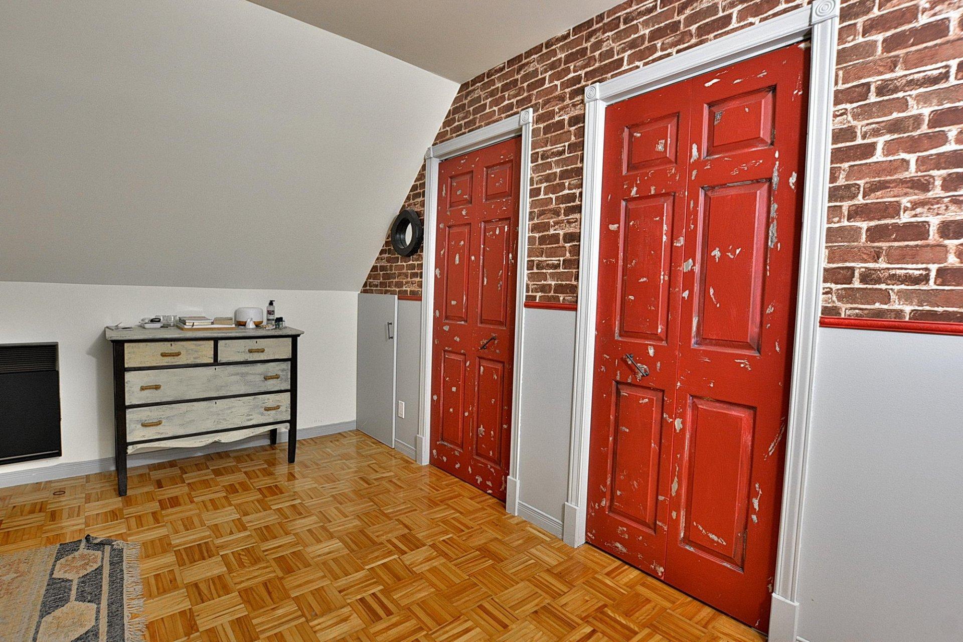 









327


Ch. de la Rouge

,
Huberdeau,




QC
J0T1G0


