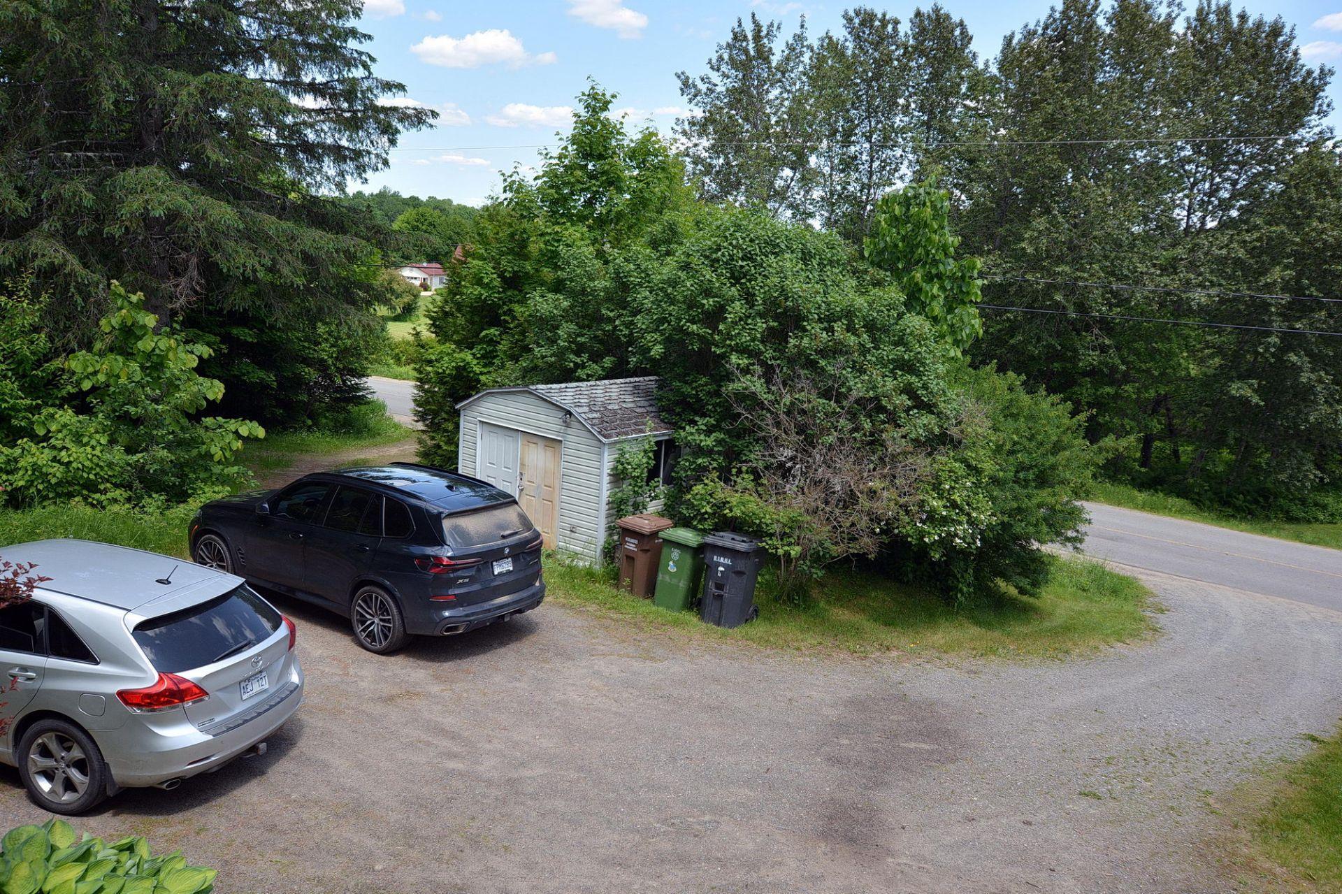 









327


Ch. de la Rouge

,
Huberdeau,




QC
J0T1G0


