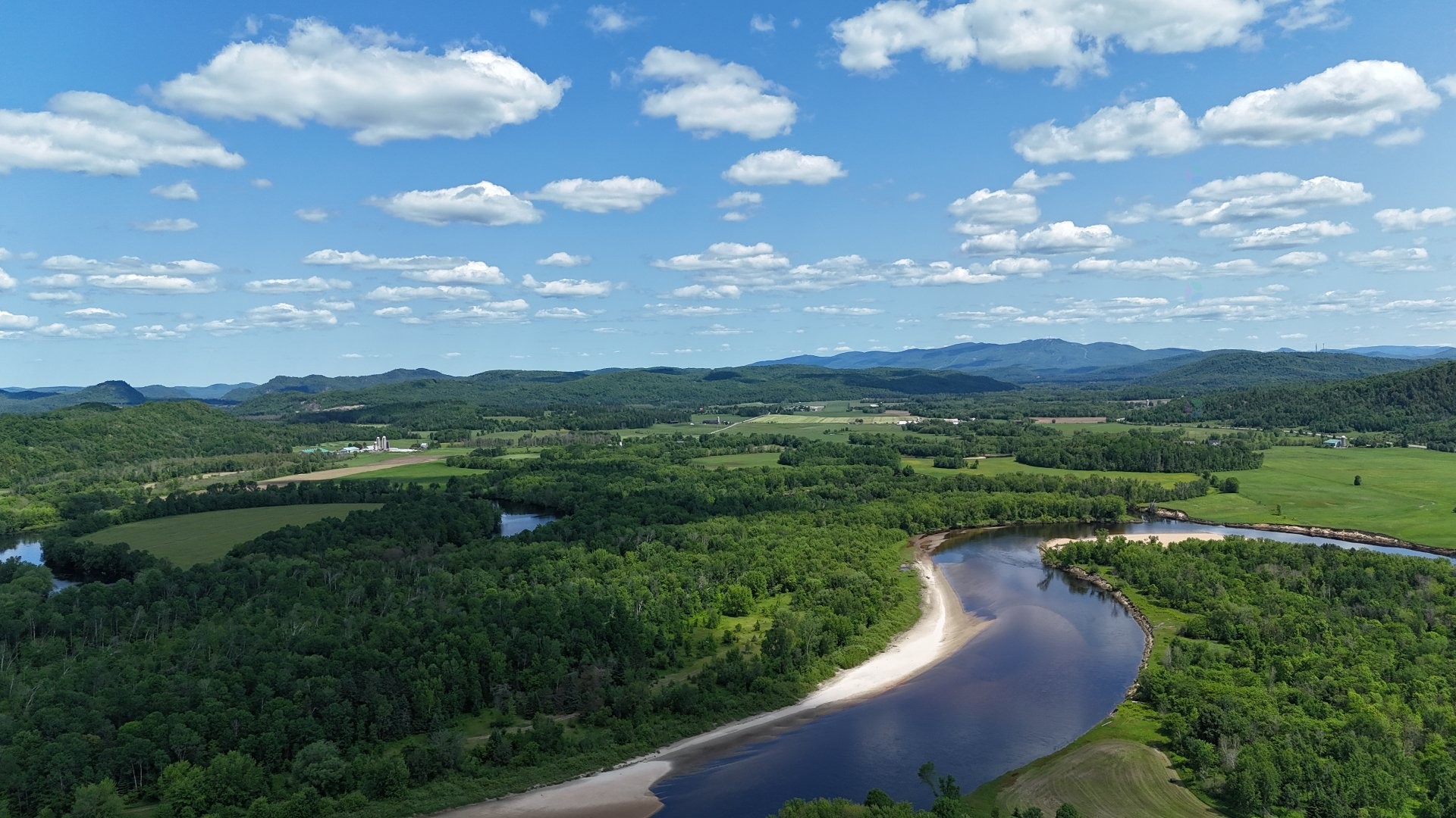 









327


Ch. de la Rouge

,
Huberdeau,




QC
J0T1G0

