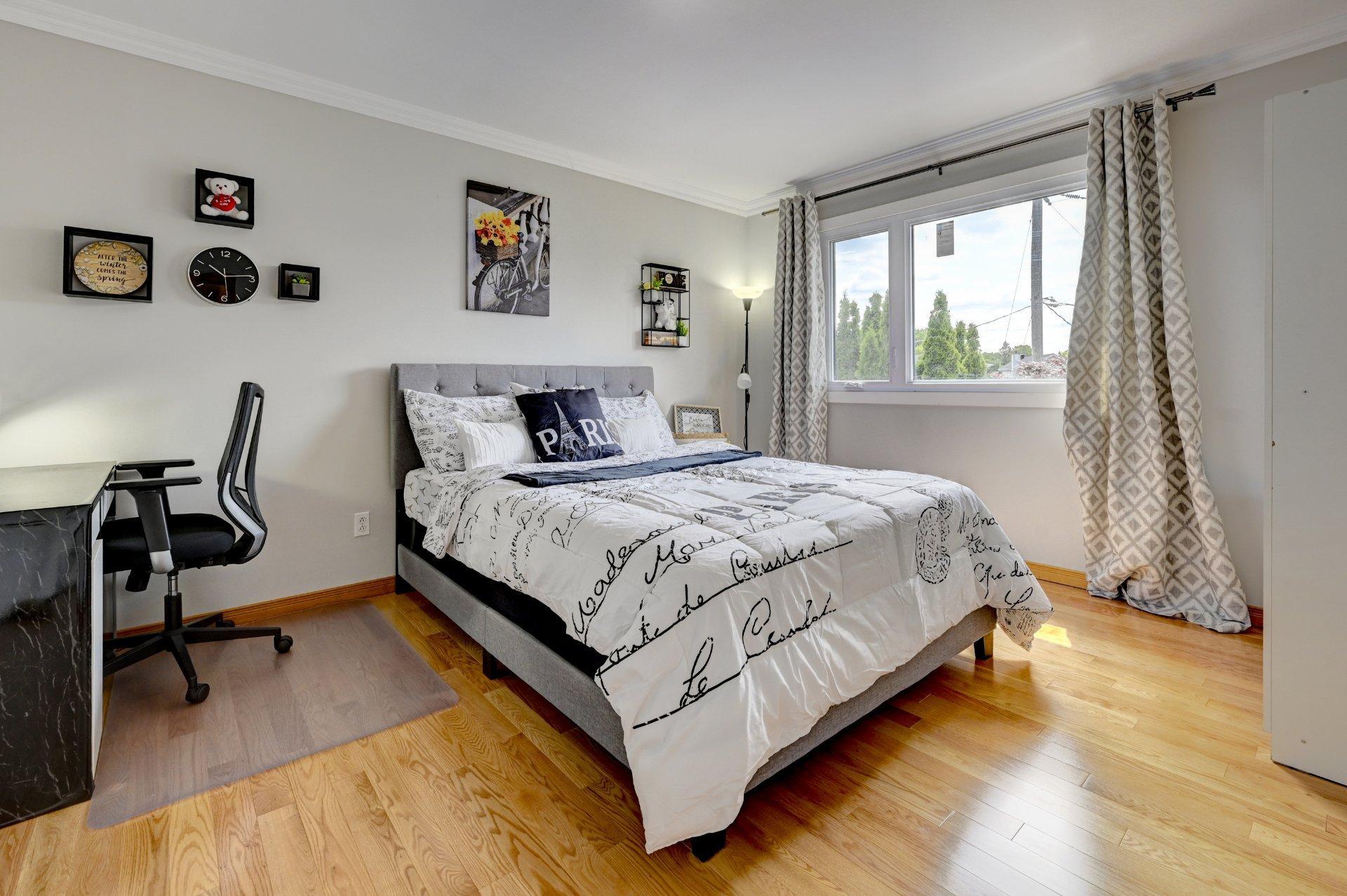









561


Rue Louis-Lamarre

,
Longueuil (Greenfield Park),




QC
J4V3N3


