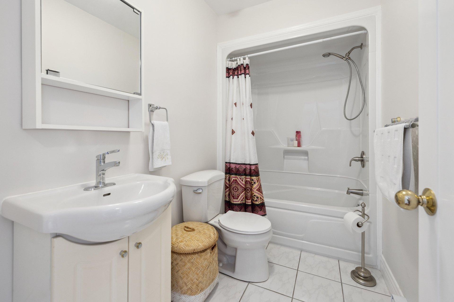









2684


Imp. du Lac-Suffolk

,
Boileau,




QC
J0V1N0

