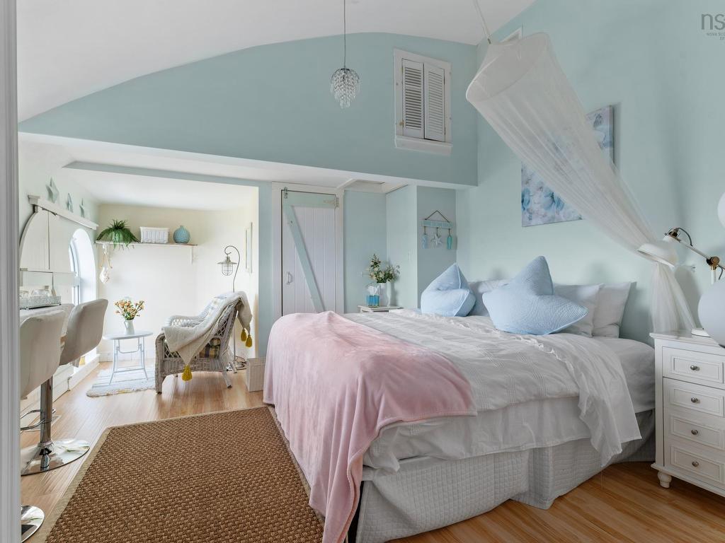 












4 York Redoubt Crescent

,
Fergusons Cove,




NS
B3V 1L7


