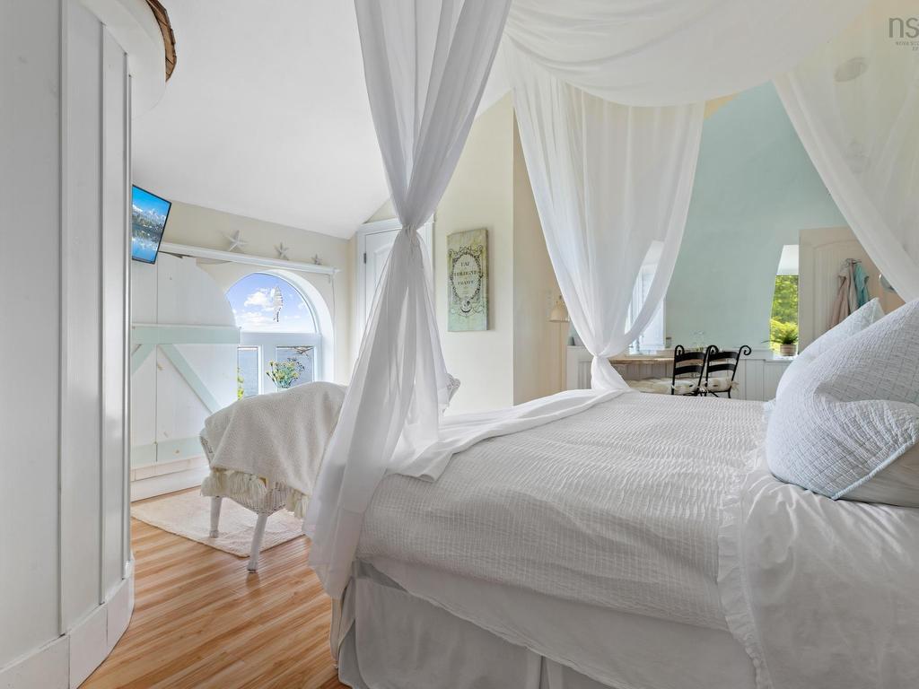 












4 York Redoubt Crescent

,
Fergusons Cove,




NS
B3V 1L7

