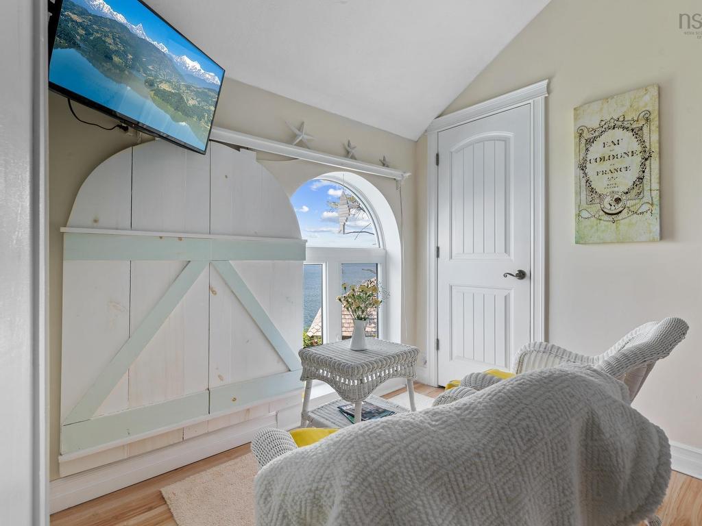 












4 York Redoubt Crescent

,
Fergusons Cove,




NS
B3V 1L7

