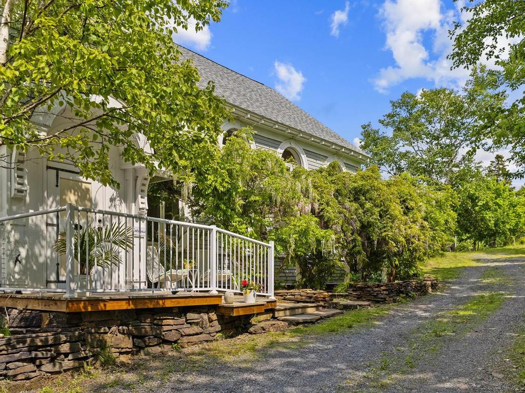 












4 York Redoubt Crescent

,
Fergusons Cove,




NS
B3V 1L7

