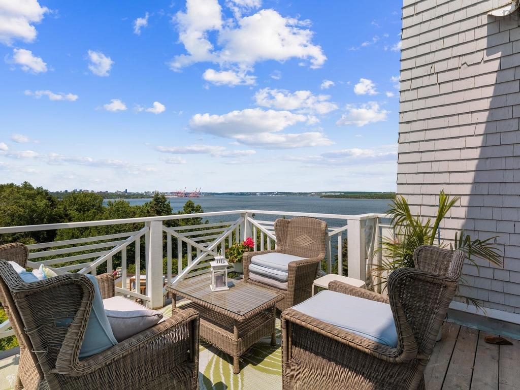 












4 York Redoubt Crescent

,
Fergusons Cove,




NS
B3V 1L7

