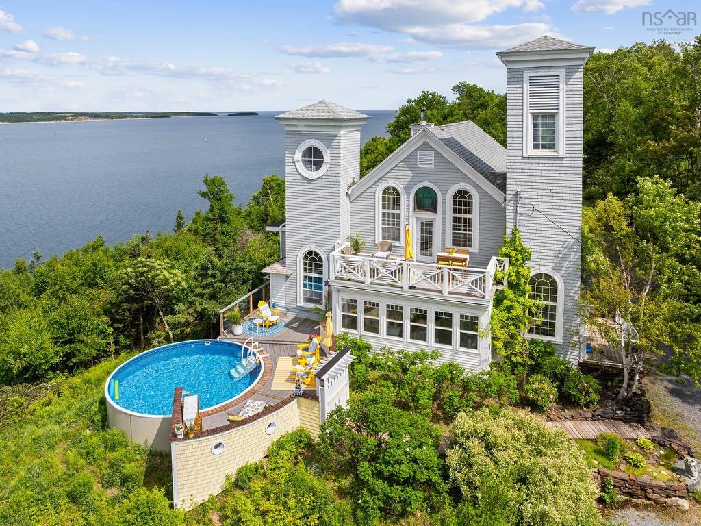 












4 York Redoubt Crescent

,
Fergusons Cove,




NS
B3V 1L7

