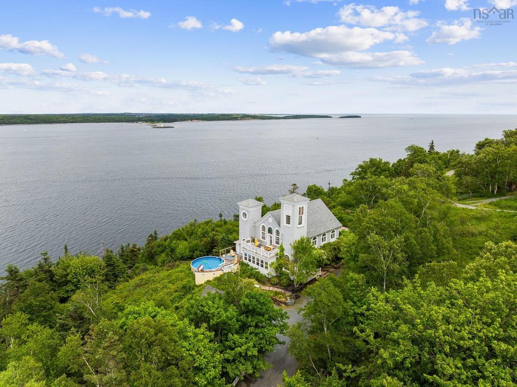 












4 York Redoubt Crescent

,
Fergusons Cove,




NS
B3V 1L7

