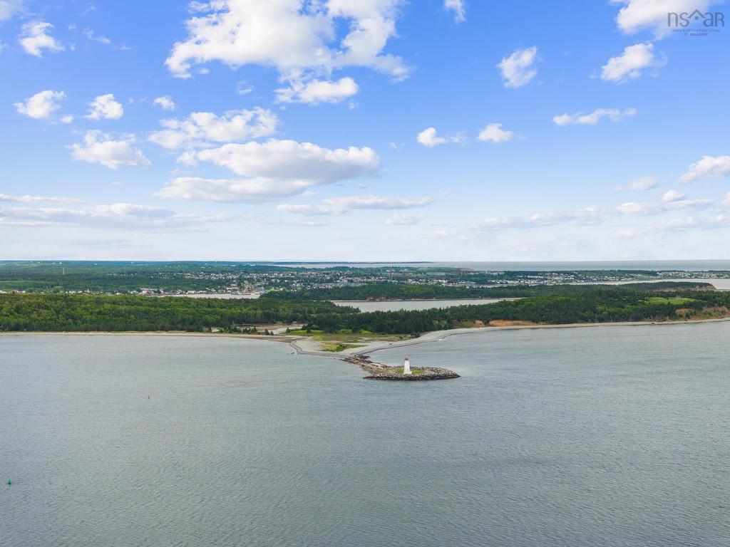 












4 York Redoubt Crescent

,
Fergusons Cove,




NS
B3V 1L7

