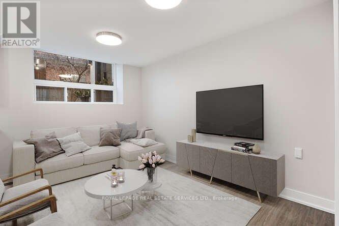












B2 - 18 ANGLESEY BOULEVARD

,
Toronto,




Ontario
M9A3B3

