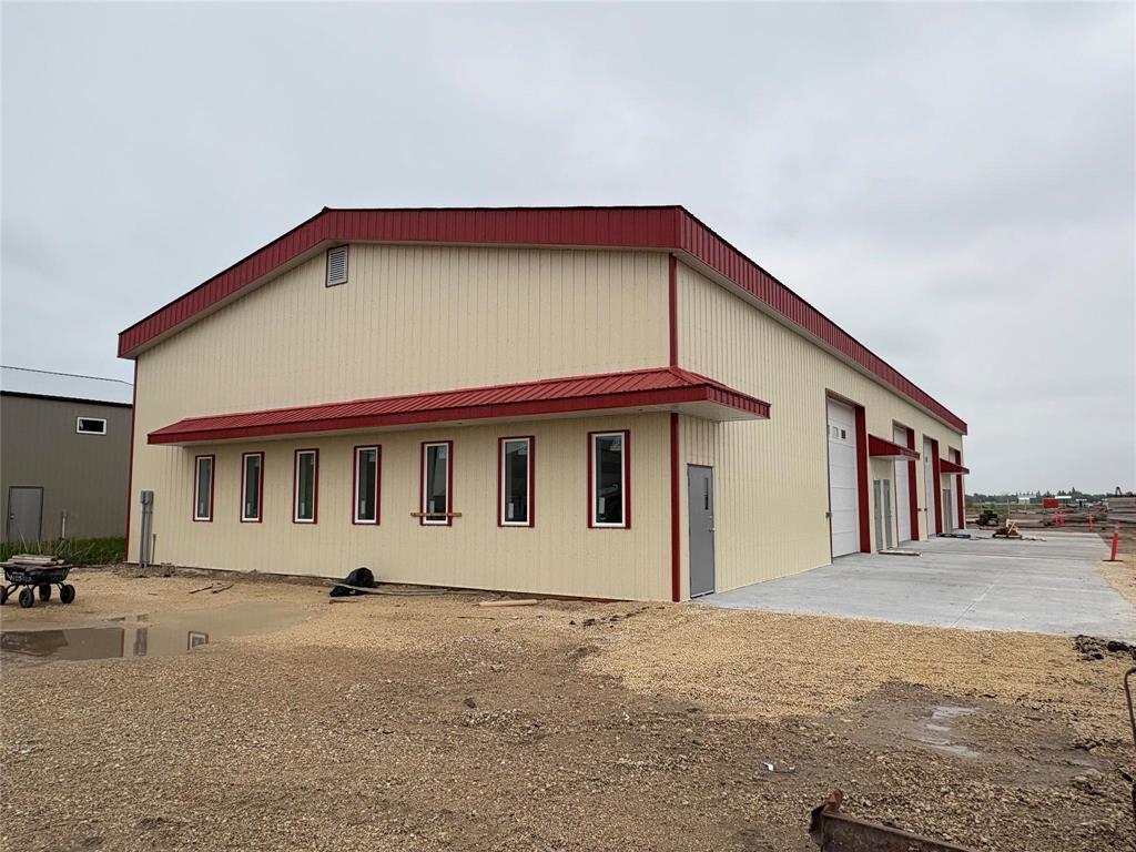 












40 CLEAR SPRINGS R Road

,
Steinbach,




Manitoba
R5G0N6

