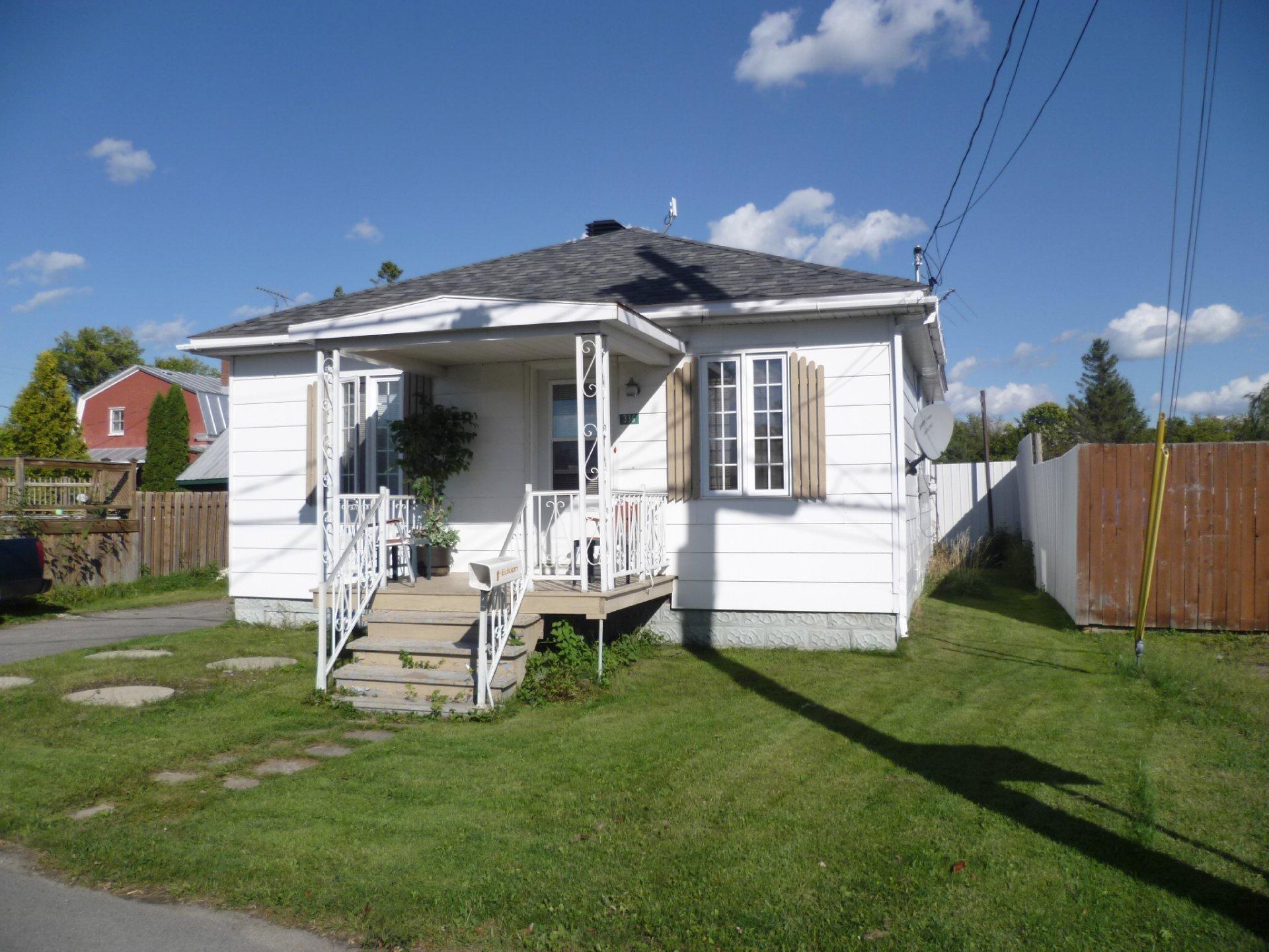 









336


Mtée Ste-Marie

,
Sainte-Marthe,




QC
J0P1W0

