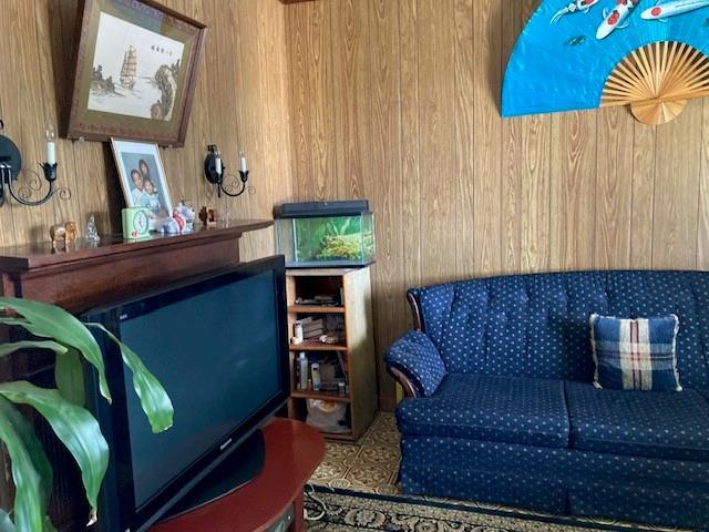 









209


Empire

Avenue,
St. John's,




NL
A1A 2H4

