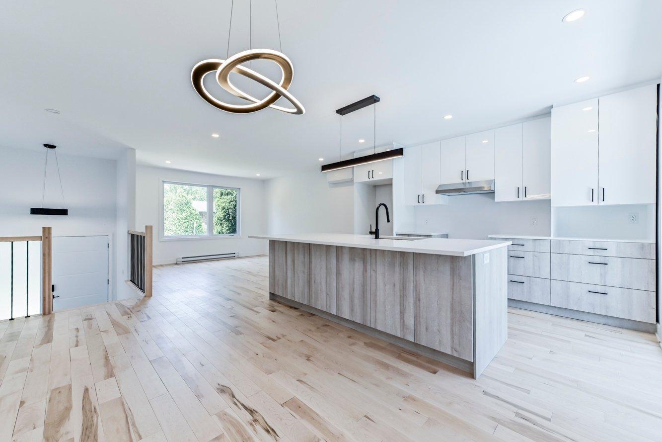 









2010


Rue La Corne

,
Saint-Bruno-de-Montarville,




QC
J3V4Z9

