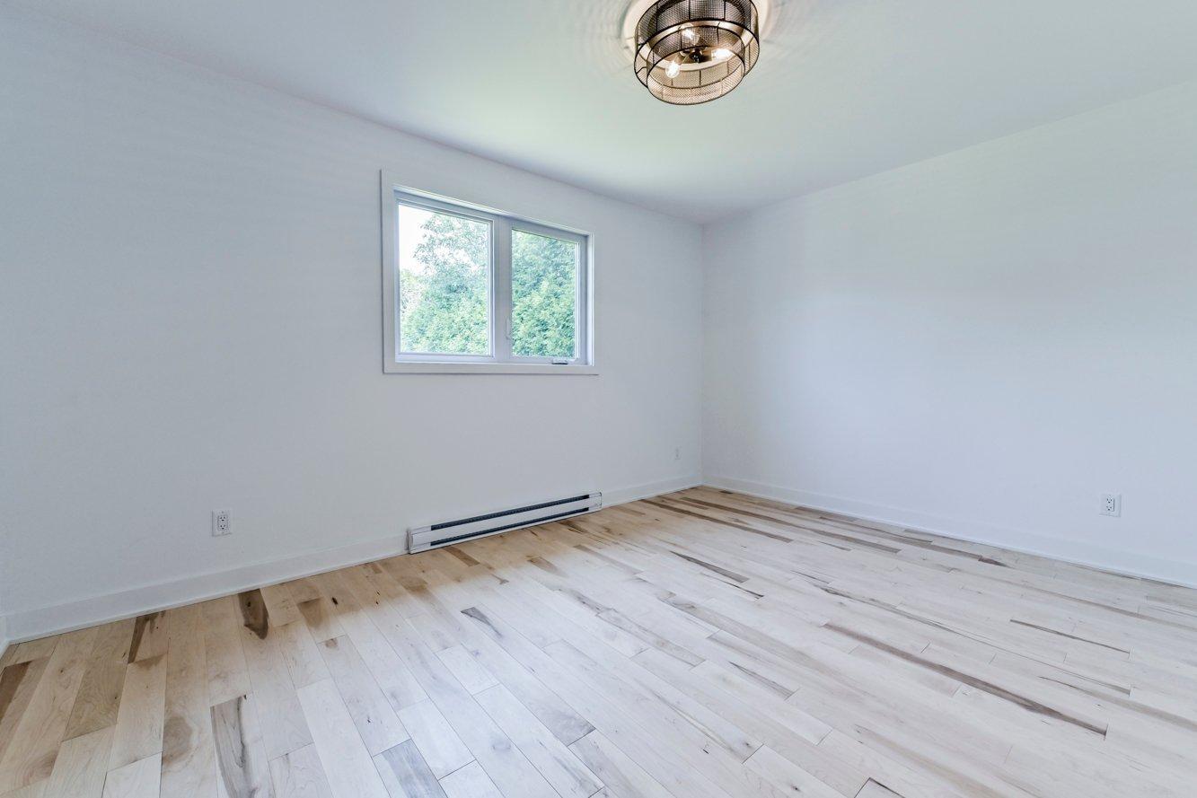 









2010


Rue La Corne

,
Saint-Bruno-de-Montarville,




QC
J3V4Z9

