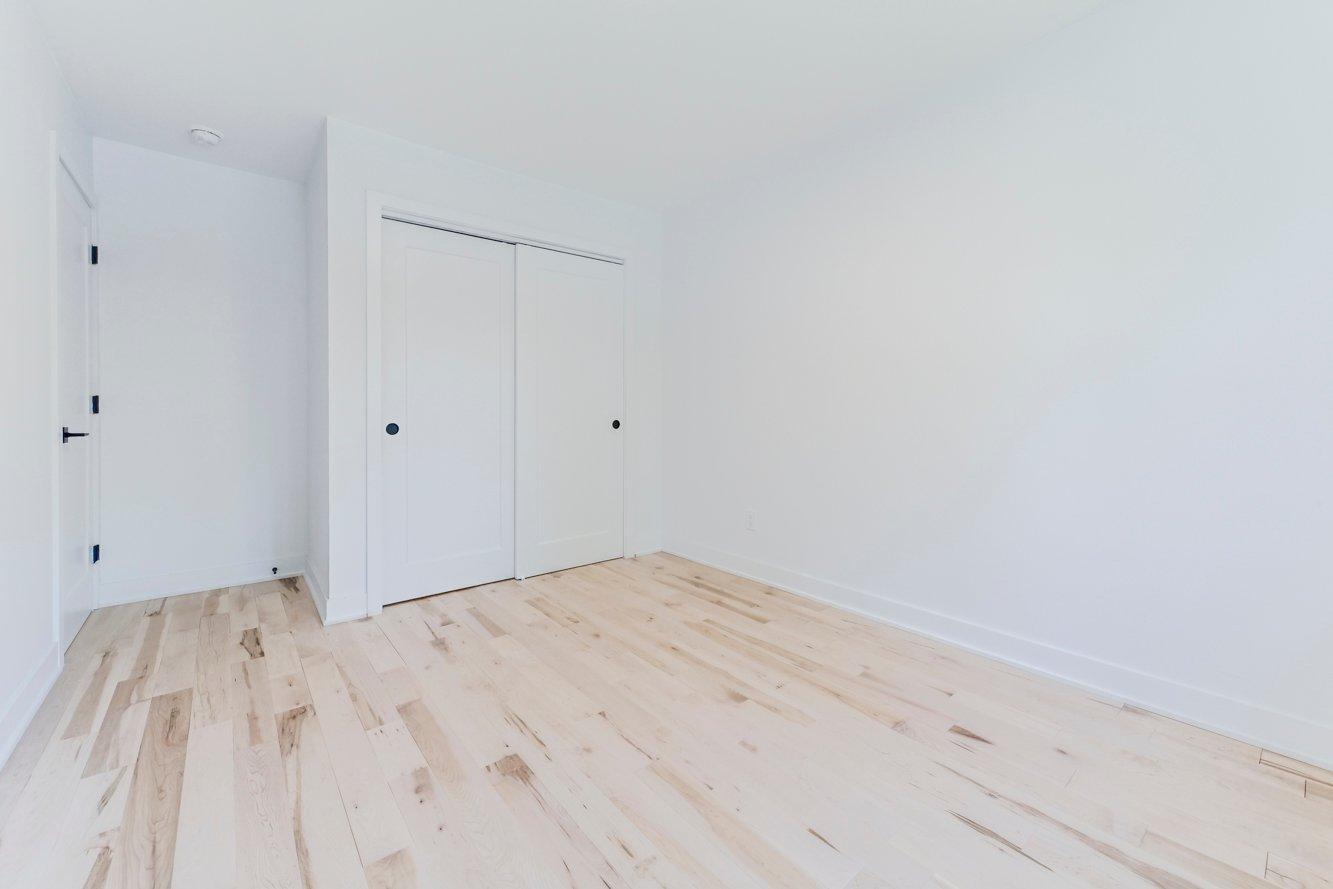 









2010


Rue La Corne

,
Saint-Bruno-de-Montarville,




QC
J3V4Z9

