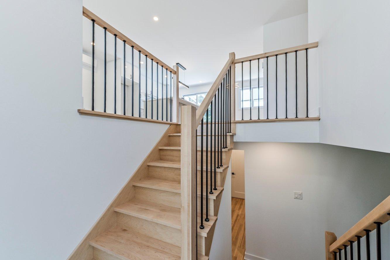 









2010


Rue La Corne

,
Saint-Bruno-de-Montarville,




QC
J3V4Z9

