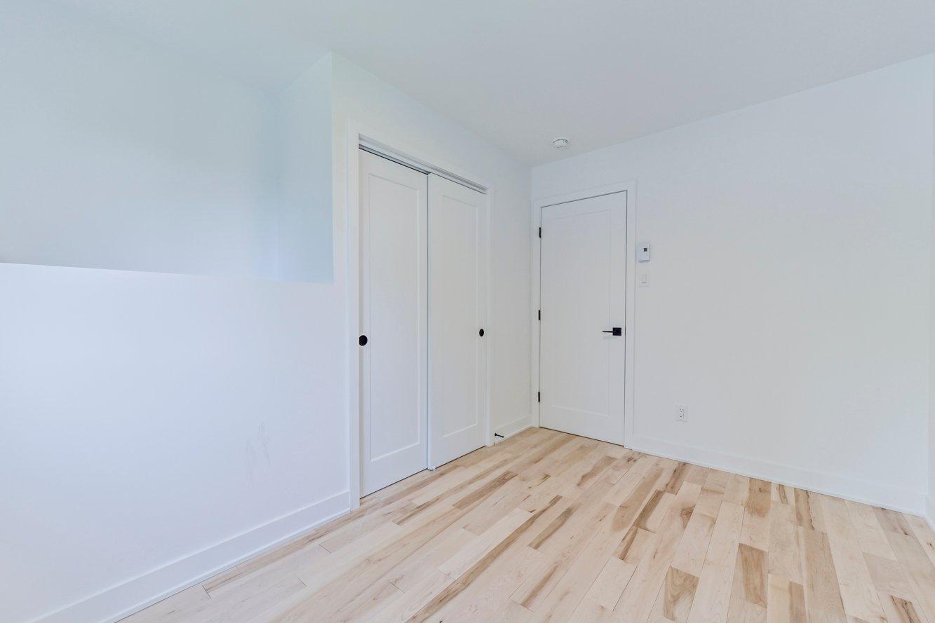 









2010


Rue La Corne

,
Saint-Bruno-de-Montarville,




QC
J3V4Z9

