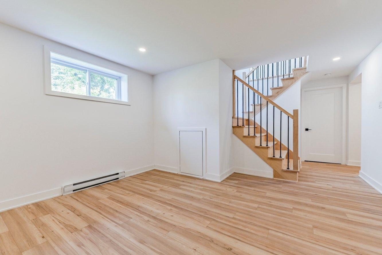 









2010


Rue La Corne

,
Saint-Bruno-de-Montarville,




QC
J3V4Z9

