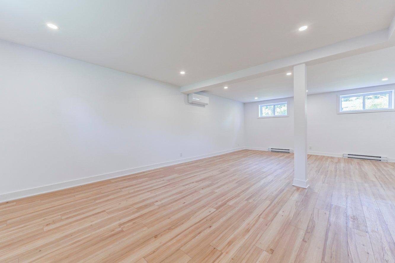 









2010


Rue La Corne

,
Saint-Bruno-de-Montarville,




QC
J3V4Z9

