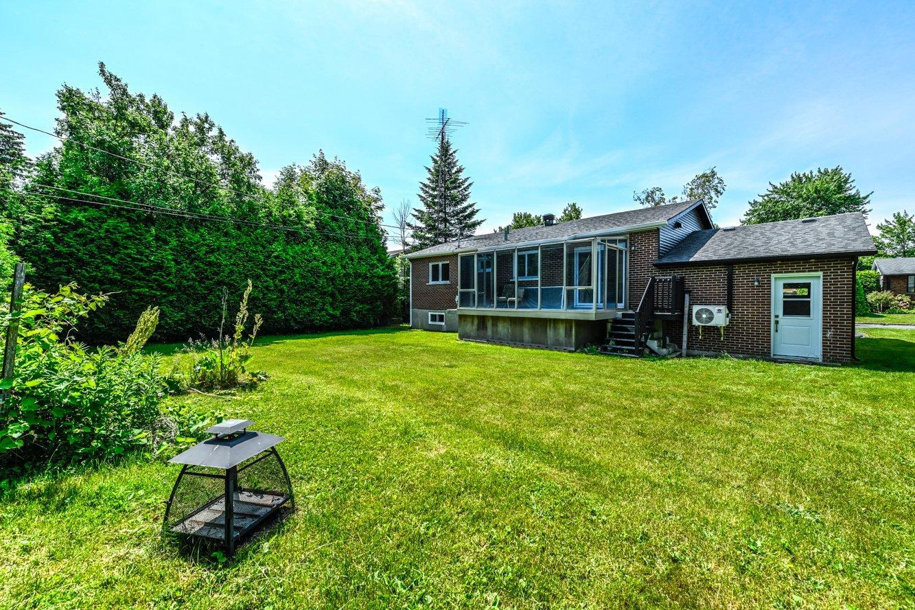 









2010


Rue La Corne

,
Saint-Bruno-de-Montarville,




QC
J3V4Z9

