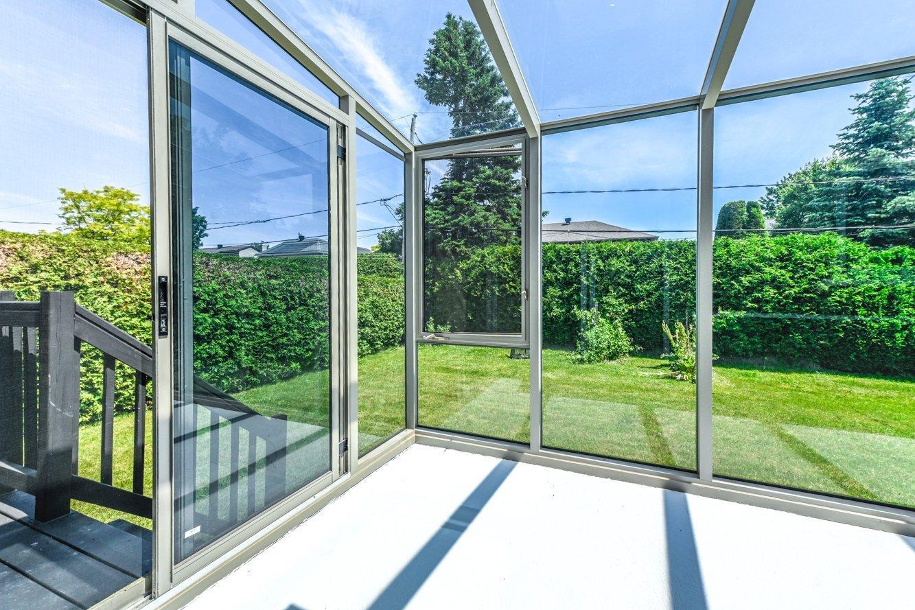 









2010


Rue La Corne

,
Saint-Bruno-de-Montarville,




QC
J3V4Z9

