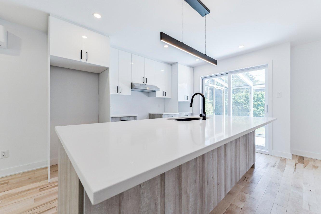









2010


Rue La Corne

,
Saint-Bruno-de-Montarville,




QC
J3V4Z9

