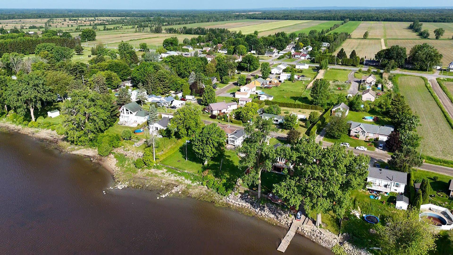 









4308


Rue du Rivage

,
Trois-Rivières,




QC
G8V1Z5

