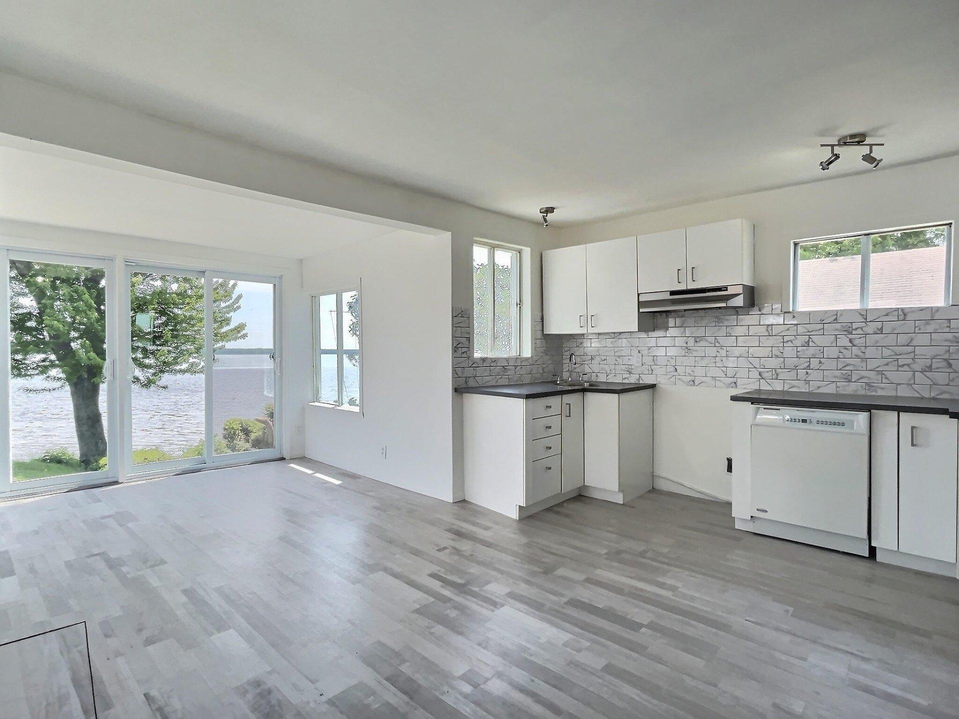 









4308


Rue du Rivage

,
Trois-Rivières,




QC
G8V1Z5

