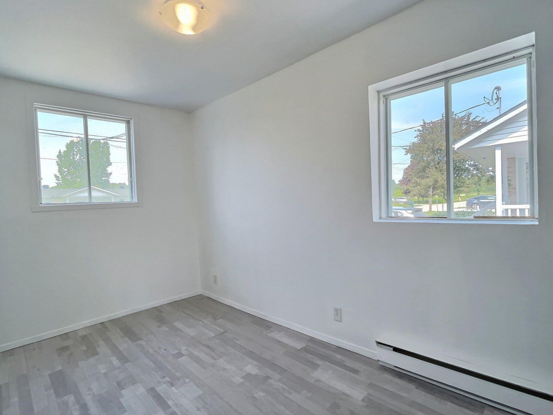 









4308


Rue du Rivage

,
Trois-Rivières,




QC
G8V1Z5

